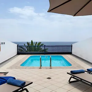 https://malvasia-22.in-canary-islands.com